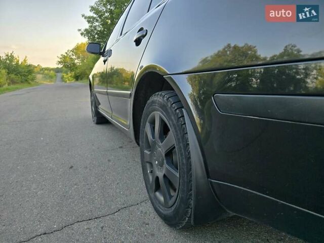 Шкода Октавия 2006 в Бершаде на Automoto.ua Черный Шкода Октавия, объемом двигателя 1.6 л и пробегом 285 тыс. км за 5500 $, фото 3 на Automoto.ua