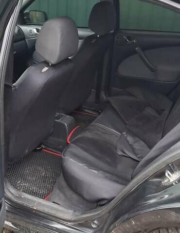 Черный Шкода Октавия, объемом двигателя 1.6 л и пробегом 292 тыс. км за 4500 $, фото 3 на Automoto.ua