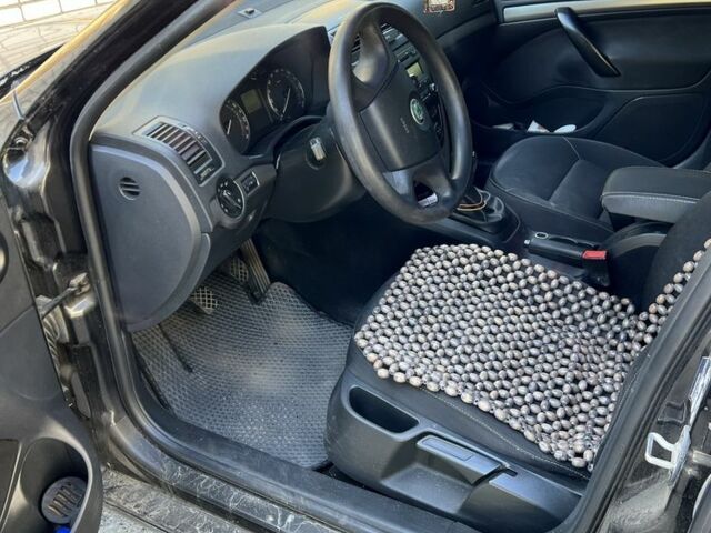 Чорний Шкода Октавія, об'ємом двигуна 2 л та пробігом 270 тис. км за 3800 $, фото 12 на Automoto.ua