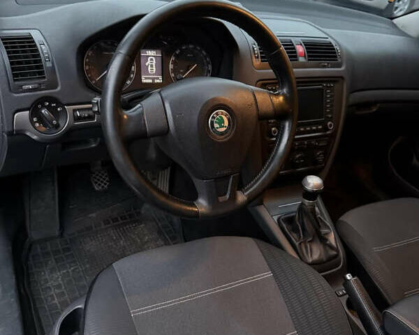 Чорний Шкода Октавія, об'ємом двигуна 1.6 л та пробігом 189 тис. км за 6600 $, фото 2 на Automoto.ua