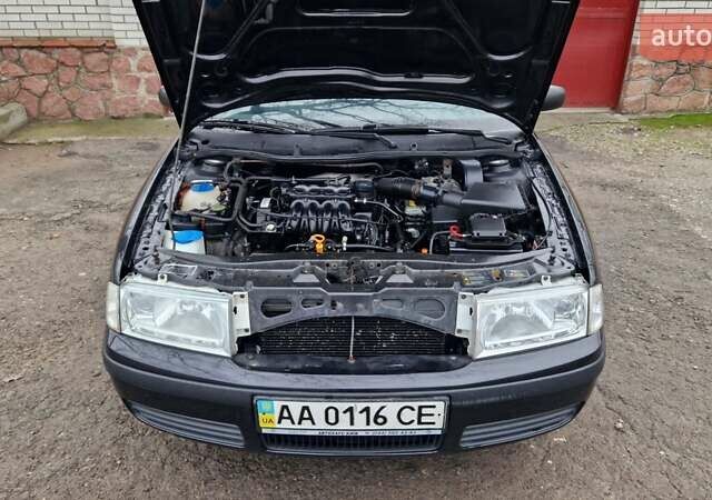 Черный Шкода Октавия, объемом двигателя 1.6 л и пробегом 268 тыс. км за 6500 $, фото 3 на Automoto.ua