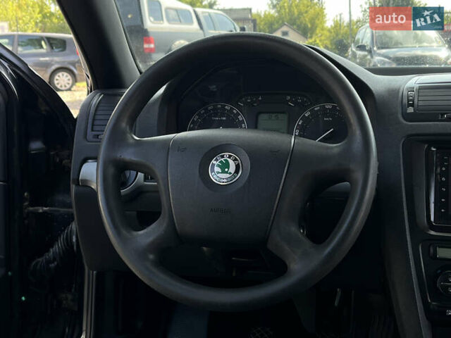 Чорний Шкода Октавія, об'ємом двигуна 1.6 л та пробігом 320 тис. км за 5800 $, фото 16 на Automoto.ua
