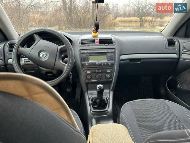 Черный Шкода Октавия, объемом двигателя 1.6 л и пробегом 253 тыс. км за 5800 $, фото 20 на Automoto.ua