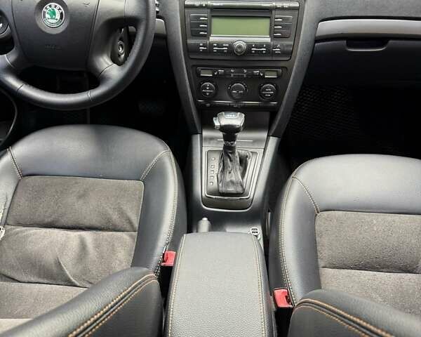 Черный Шкода Октавия, объемом двигателя 1.97 л и пробегом 315 тыс. км за 6650 $, фото 31 на Automoto.ua