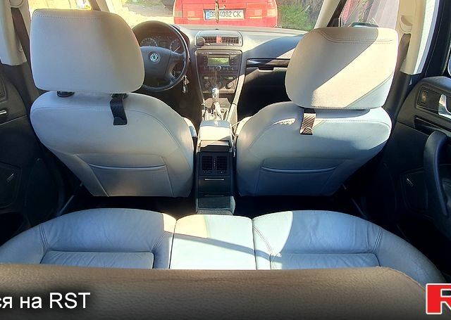 Черный Шкода Октавия, объемом двигателя 2 л и пробегом 262 тыс. км за 7000 $, фото 9 на Automoto.ua