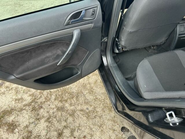 Черный Шкода Октавия, объемом двигателя 1.6 л и пробегом 253 тыс. км за 5800 $, фото 14 на Automoto.ua