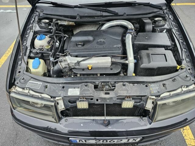 Черный Шкода Октавия, объемом двигателя 1.8 л и пробегом 337 тыс. км за 6700 $, фото 6 на Automoto.ua