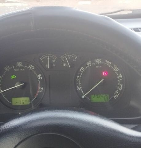 Черный Шкода Октавия, объемом двигателя 1.8 л и пробегом 270 тыс. км за 5400 $, фото 5 на Automoto.ua