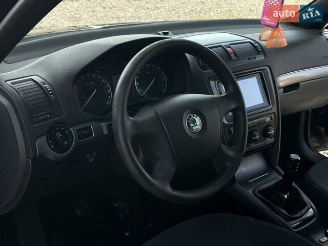 Чорний Шкода Октавія, об'ємом двигуна 1.6 л та пробігом 320 тис. км за 5800 $, фото 11 на Automoto.ua