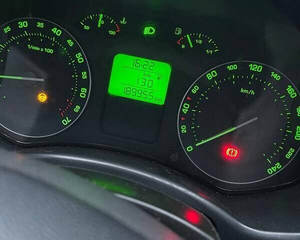 Черный Шкода Октавия, объемом двигателя 1.6 л и пробегом 189 тыс. км за 4300 $, фото 6 на Automoto.ua