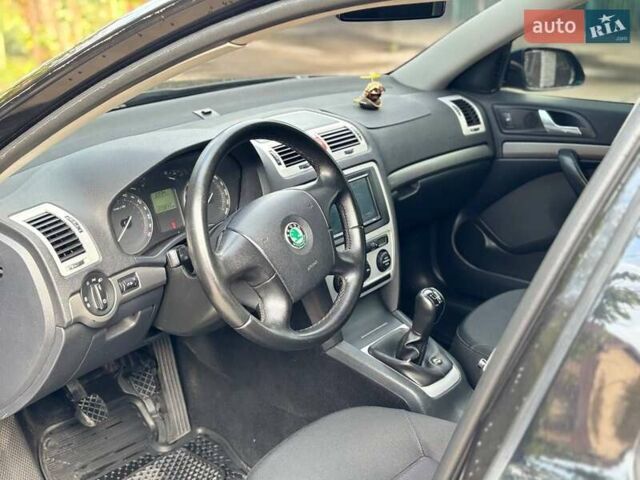 Шкода Октавия 2006 в Кривом Роге на Automoto.ua Черный Шкода Октавия, объемом двигателя 1.98 л и пробегом 220 тыс. км за 5500 $, фото 14 на Automoto.ua