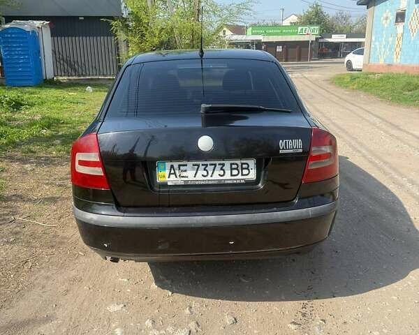 Черный Шкода Октавия, объемом двигателя 1.6 л и пробегом 470 тыс. км за 4400 $, фото 3 на Automoto.ua