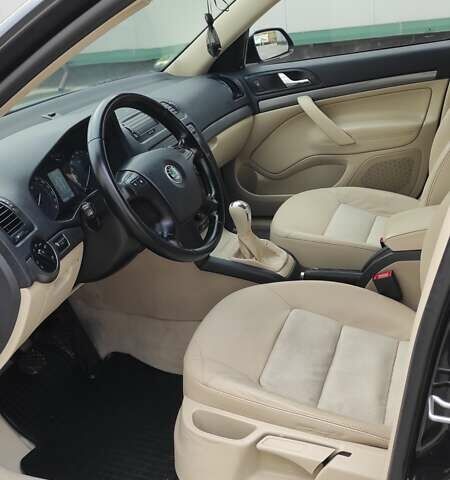 Черный Шкода Октавия, объемом двигателя 1.6 л и пробегом 218 тыс. км за 6999 $, фото 30 на Automoto.ua