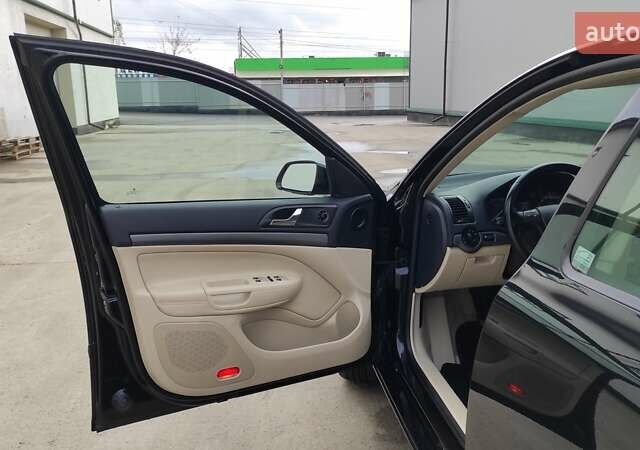 Черный Шкода Октавия, объемом двигателя 1.6 л и пробегом 218 тыс. км за 6999 $, фото 27 на Automoto.ua