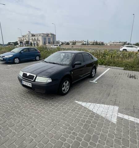 Черный Шкода Октавия, объемом двигателя 1.6 л и пробегом 243 тыс. км за 4700 $, фото 3 на Automoto.ua