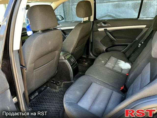 Черный Шкода Октавия, объемом двигателя 1.6 л и пробегом 255 тыс. км за 4000 $, фото 3 на Automoto.ua