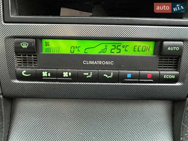 Черный Шкода Октавия, объемом двигателя 1.8 л и пробегом 265 тыс. км за 7000 $, фото 12 на Automoto.ua