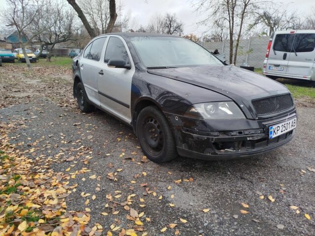 Черный Шкода Октавия, объемом двигателя 1.6 л и пробегом 230 тыс. км за 3000 $, фото 1 на Automoto.ua