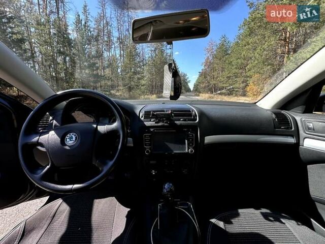 Чорний Шкода Октавія, об'ємом двигуна 1.6 л та пробігом 290 тис. км за 6300 $, фото 6 на Automoto.ua