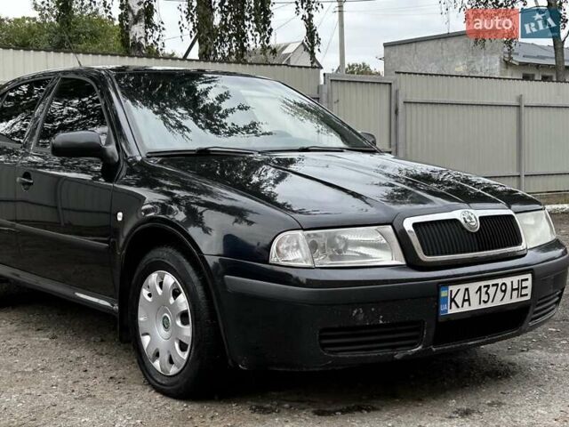 Черный Шкода Октавия, объемом двигателя 1.6 л и пробегом 221 тыс. км за 7300 $, фото 2 на Automoto.ua