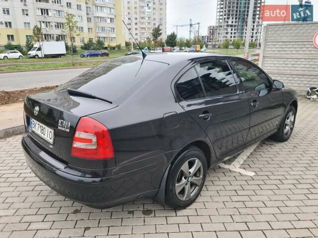 Чорний Шкода Октавія, об'ємом двигуна 1.6 л та пробігом 308 тис. км за 5600 $, фото 1 на Automoto.ua