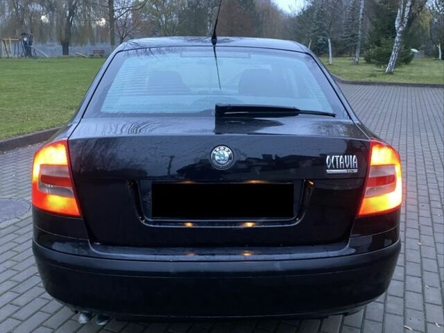 Черный Шкода Октавия, объемом двигателя 1.9 л и пробегом 300 тыс. км за 2800 $, фото 3 на Automoto.ua
