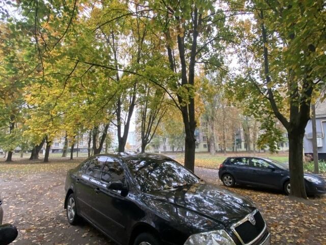 Черный Шкода Октавия, объемом двигателя 1.6 л и пробегом 245 тыс. км за 4900 $, фото 1 на Automoto.ua