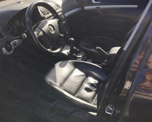 Черный Шкода Октавия, объемом двигателя 1.9 л и пробегом 402 тыс. км за 5700 $, фото 6 на Automoto.ua