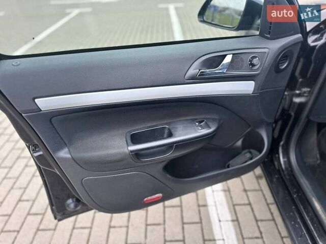 Черный Шкода Октавия, объемом двигателя 1.8 л и пробегом 206 тыс. км за 5150 $, фото 20 на Automoto.ua