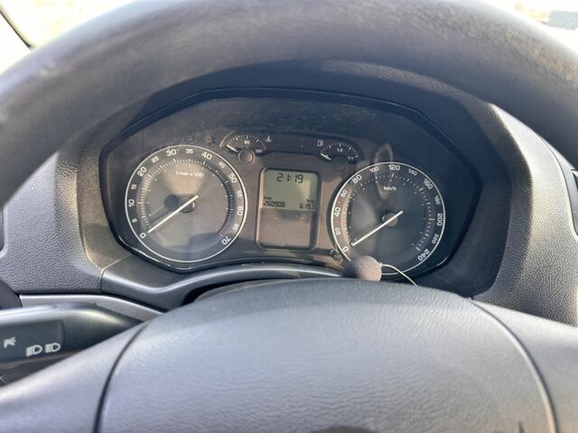 Черный Шкода Октавия, объемом двигателя 1.6 л и пробегом 260 тыс. км за 6800 $, фото 12 на Automoto.ua