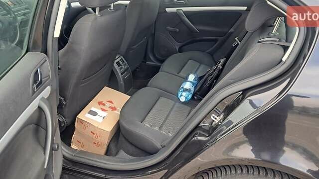 Черный Шкода Октавия, объемом двигателя 1.8 л и пробегом 226 тыс. км за 4500 $, фото 2 на Automoto.ua