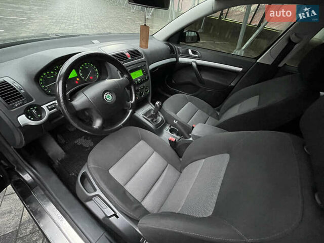 Чорний Шкода Октавія, об'ємом двигуна 1.6 л та пробігом 231 тис. км за 5350 $, фото 21 на Automoto.ua