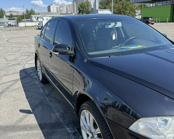 Черный Шкода Октавия, объемом двигателя 2 л и пробегом 154 тыс. км за 7200 $, фото 1 на Automoto.ua