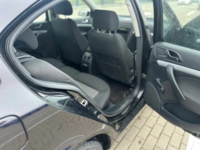 Черный Шкода Октавия, объемом двигателя 1.8 л и пробегом 206 тыс. км за 5150 $, фото 10 на Automoto.ua