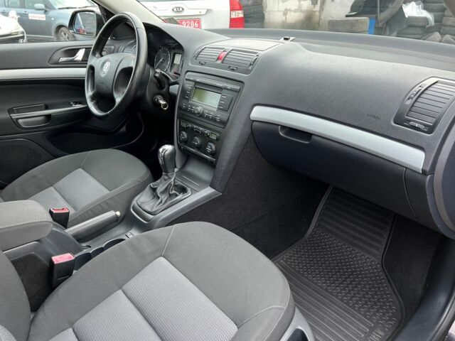 Чорний Шкода Октавія, об'ємом двигуна 1.6 л та пробігом 220 тис. км за 7500 $, фото 19 на Automoto.ua