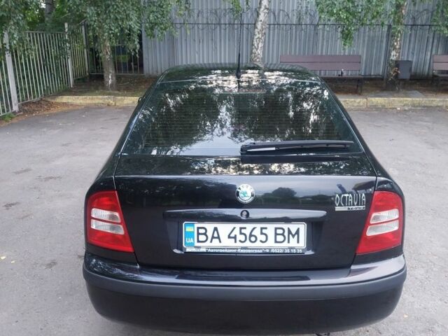 Черный Шкода Октавия, объемом двигателя 1.6 л и пробегом 177 тыс. км за 5800 $, фото 1 на Automoto.ua