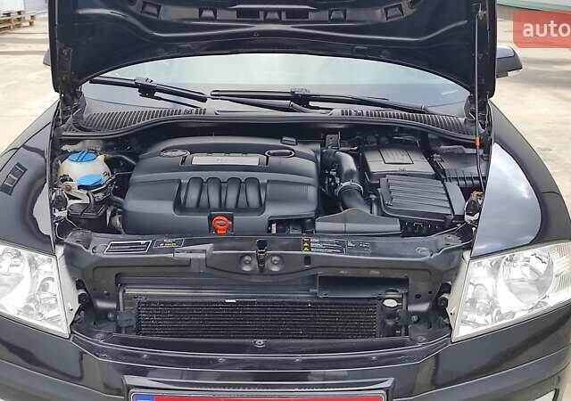 Черный Шкода Октавия, объемом двигателя 1.6 л и пробегом 218 тыс. км за 6999 $, фото 63 на Automoto.ua