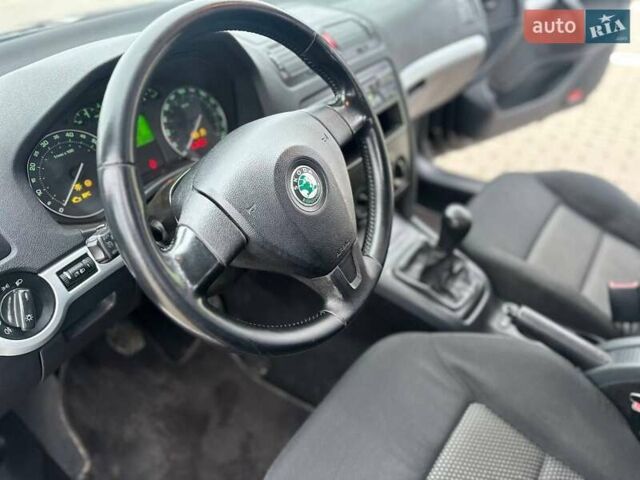 Черный Шкода Октавия, объемом двигателя 1.8 л и пробегом 206 тыс. км за 5150 $, фото 18 на Automoto.ua