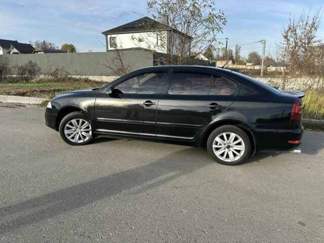 Черный Шкода Октавия, объемом двигателя 1.6 л и пробегом 260 тыс. км за 6800 $, фото 1 на Automoto.ua