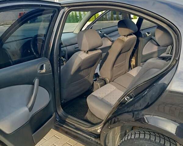 Черный Шкода Октавия, объемом двигателя 1.6 л и пробегом 228 тыс. км за 4800 $, фото 12 на Automoto.ua