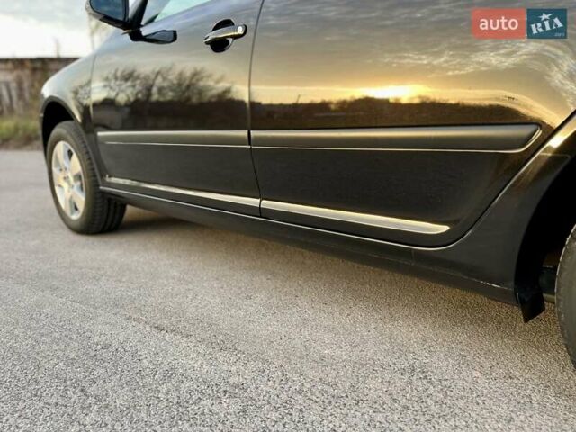 Черный Шкода Октавия, объемом двигателя 1.6 л и пробегом 220 тыс. км за 7500 $, фото 12 на Automoto.ua