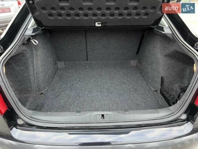 Черный Шкода Октавия, объемом двигателя 1.6 л и пробегом 220 тыс. км за 7500 $, фото 49 на Automoto.ua