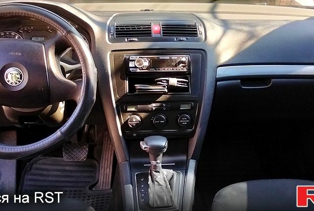 Черный Шкода Октавия, объемом двигателя 2 л и пробегом 270 тыс. км за 4300 $, фото 6 на Automoto.ua