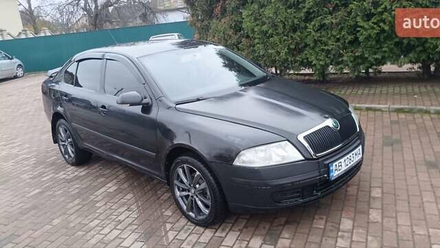Черный Шкода Октавия, объемом двигателя 1.9 л и пробегом 364 тыс. км за 3999 $, фото 2 на Automoto.ua