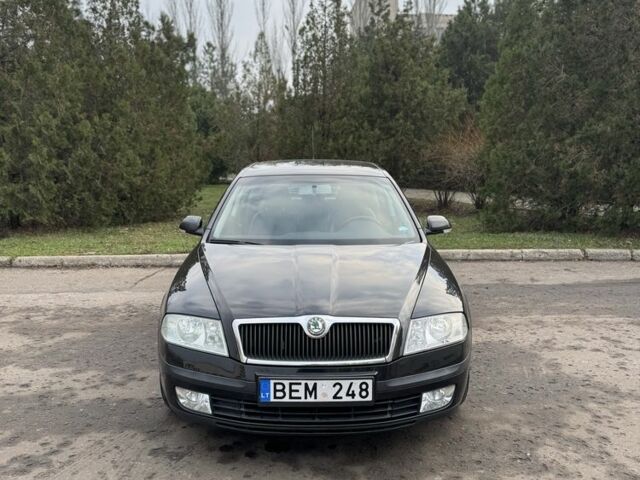 Черный Шкода Октавия, объемом двигателя 2 л и пробегом 149 тыс. км за 3350 $, фото 2 на Automoto.ua
