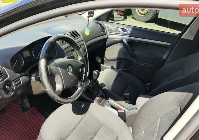 Черный Шкода Октавия, объемом двигателя 1.98 л и пробегом 245 тыс. км за 4800 $, фото 8 на Automoto.ua