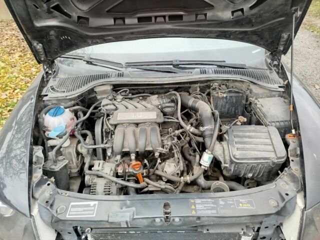 Черный Шкода Октавия, объемом двигателя 1.6 л и пробегом 230 тыс. км за 3000 $, фото 5 на Automoto.ua