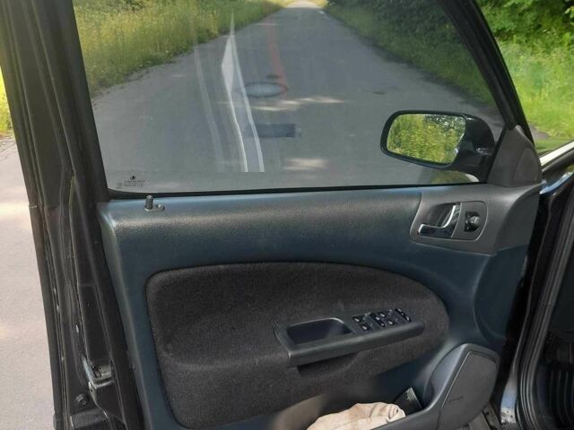 Чорний Шкода Октавія, об'ємом двигуна 1.6 л та пробігом 230 тис. км за 4400 $, фото 7 на Automoto.ua