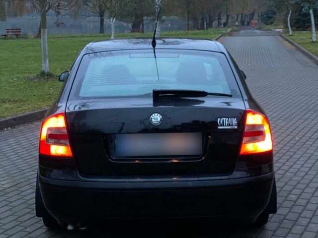 Черный Шкода Октавия, объемом двигателя 1.9 л и пробегом 300 тыс. км за 2800 $, фото 3 на Automoto.ua