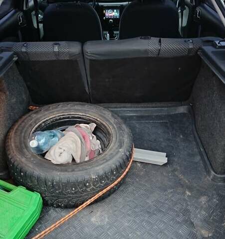 Черный Шкода Октавия, объемом двигателя 1.6 л и пробегом 175 тыс. км за 5750 $, фото 7 на Automoto.ua